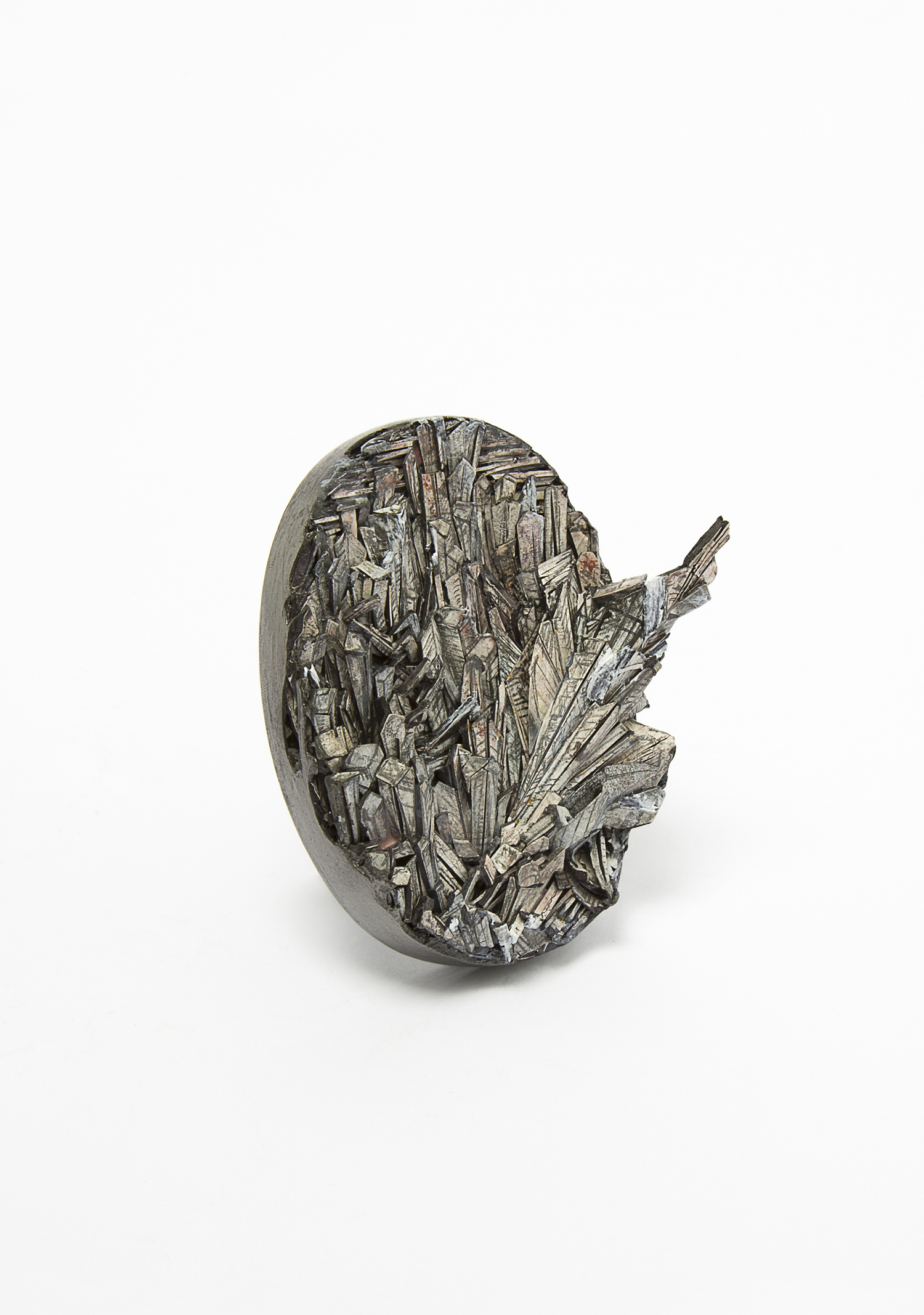 Untitled | Brooch | 2016 | Paper, paint, silver, wood, graphite, stainless steel | 80X65X25mm